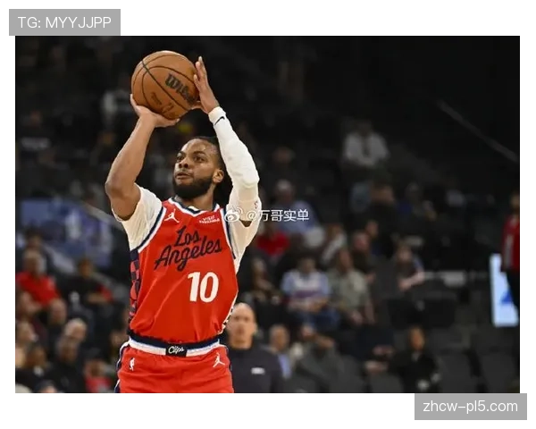 快船对阵独行侠取得一胜一负,客场138-131险胜展韧性 快船对阵独行侠取得一胜一负,客场138-131险胜展韧性